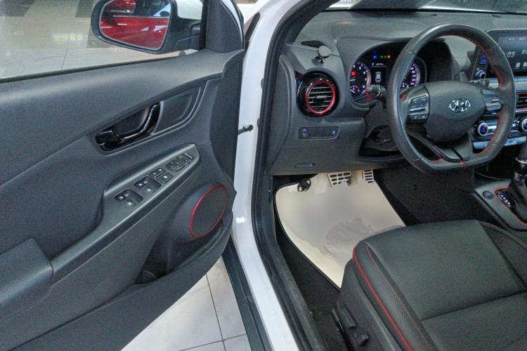 Used Hyundai ENCINO 2018 1.6T Dual-Clutch ZhiPao Edition China V Standard Driver Seat