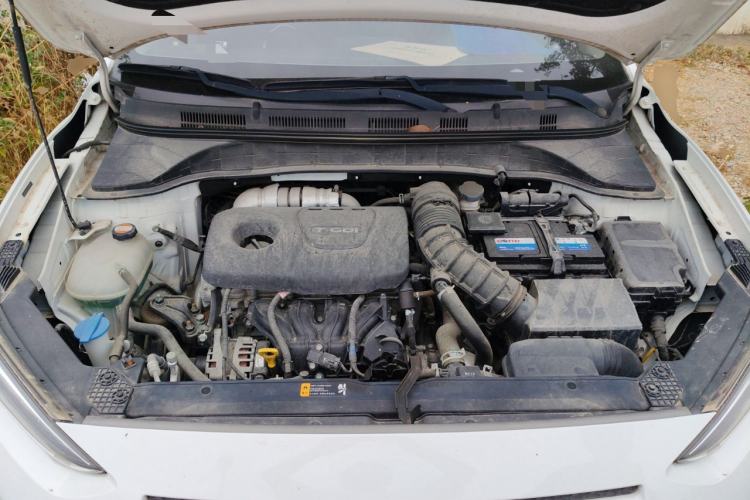 Used Hyundai ENCINO 2018 1.6T Dual-Clutch Zhilian Edition China V Standard Engine Bay