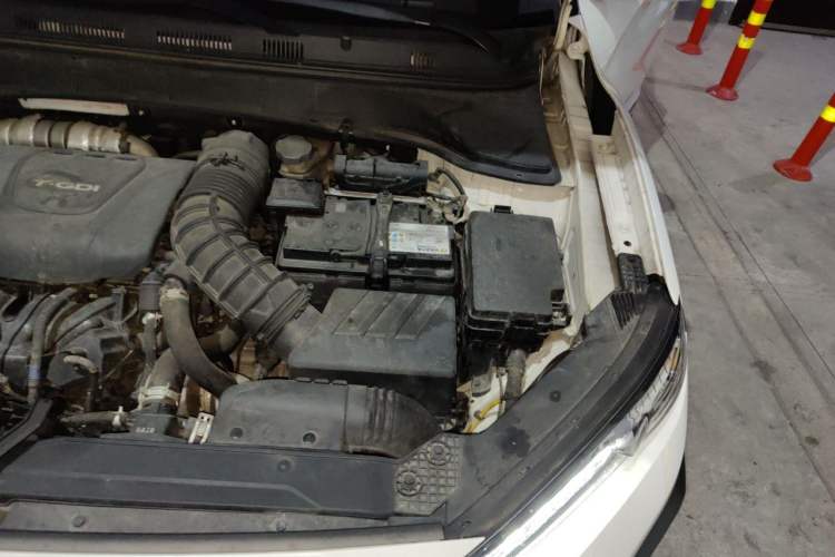 Used Hyundai ENCINO 2018 1.6T Dual-Clutch ZhiPao Edition China V Standard Engine Bay Left