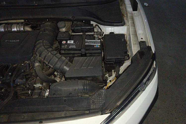 Used Hyundai ENCINO 2018 1.6T Dual-Clutch Zhilian Edition China V Standard Engine Bay Left