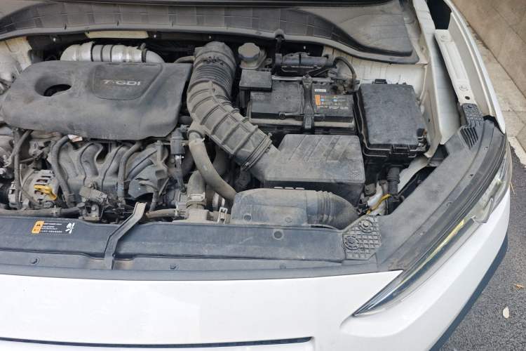 Used Hyundai ENCINO 2018 1.6T Dual-Clutch Zhilian Edition China V Standard Engine Bay Left