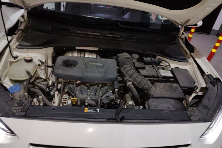 Used Hyundai ENCINO 2018 1.6T Dual-Clutch ZhiPao Edition China V Standard Engine Bay