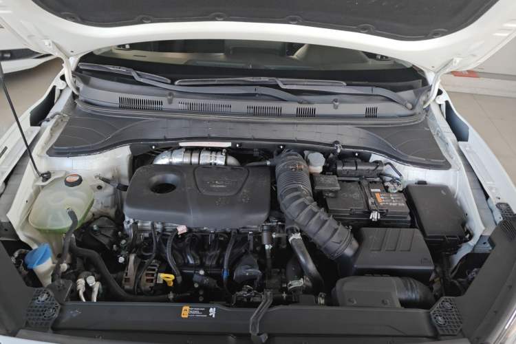 Used Hyundai ENCINO 2018 1.6T Dual-Clutch Zhilian Edition China V Standard Engine Bay