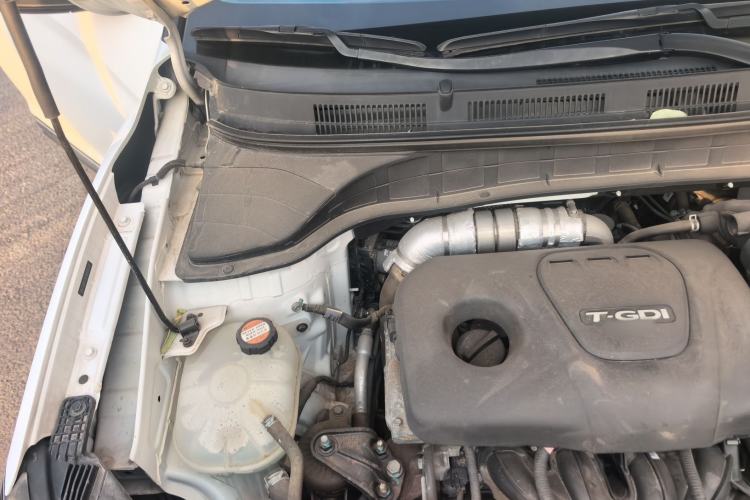 Used Hyundai ENCINO 2018 1.6T Dual-Clutch Zhilian Edition China V Standard Engine Bay Right