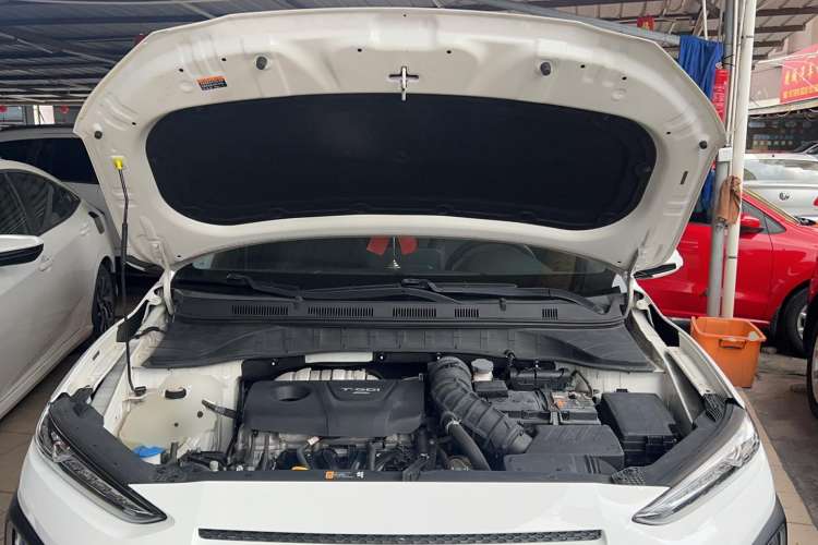 Used Hyundai ENCINO 2018 1.6T Dual-Clutch Zhilian Edition China V Standard Engine Bay
