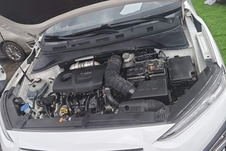 Used Hyundai ENCINO 2018 1.6T Dual-Clutch Zhilian Edition China V Standard Engine Bay