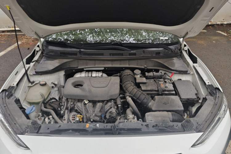 Used Hyundai ENCINO 2018 1.6T Dual-Clutch ZhiPao Edition China V Standard Engine Bay