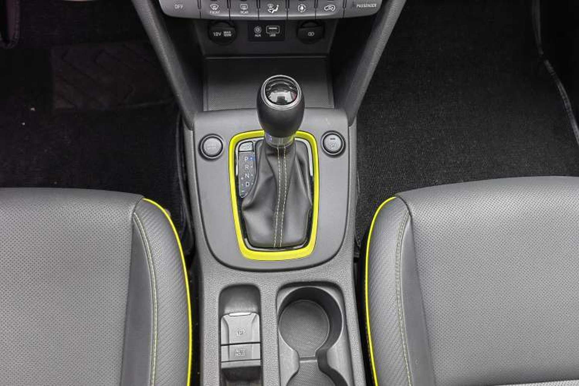Used Hyundai ENCINO 2018 1.6T Dual-Clutch ZhiPao Edition China V Standard Gear Lever