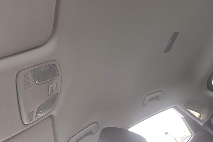 Used Hyundai ENCINO 2018 1.6T Dual-Clutch Zhilian Edition China V Standard Headliner