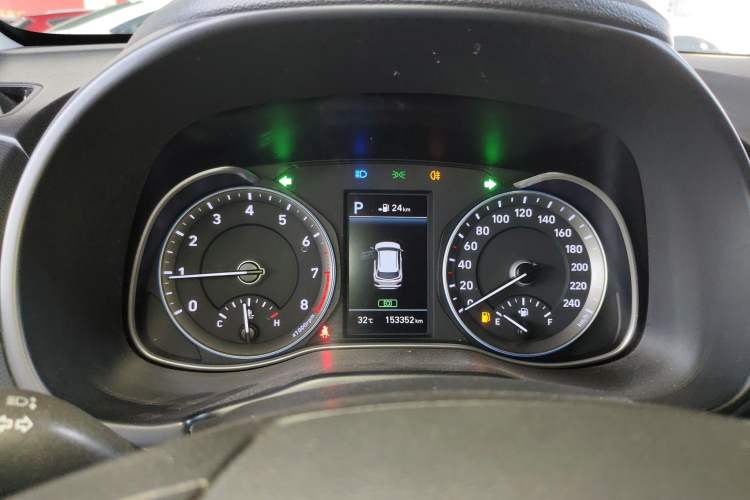 Used Hyundai ENCINO 2018 1.6T Dual-Clutch Zhilian Edition China V Standard Instrument Cluster