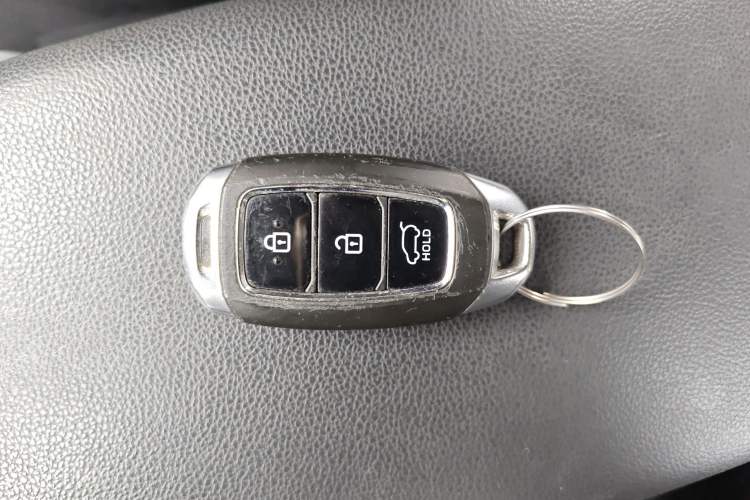 Used Hyundai ENCINO 2018 1.6T Dual-Clutch Zhilian Edition China V Standard Interior 1