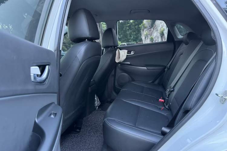 Used Hyundai ENCINO 2018 1.6T Dual-Clutch Zhilian Edition China V Standard Interior 3