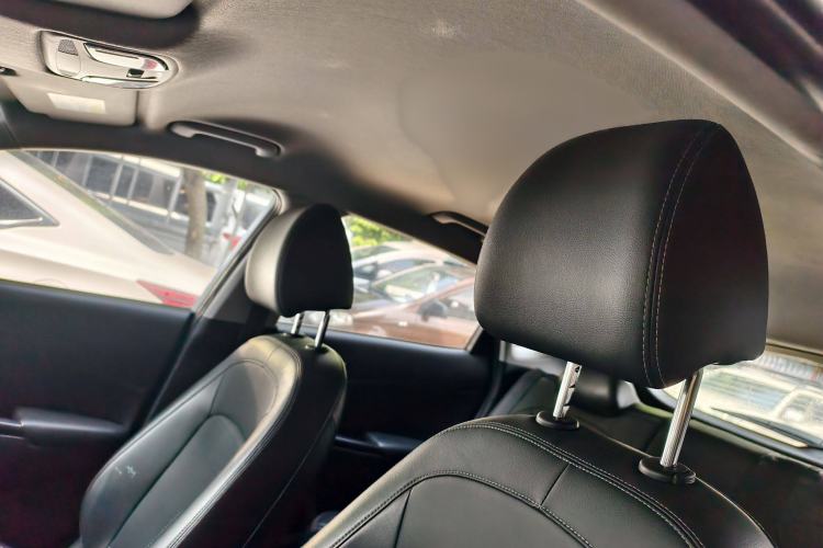 Used Hyundai ENCINO 2018 1.6T Dual-Clutch Zhilian Edition China V Standard Interior 3