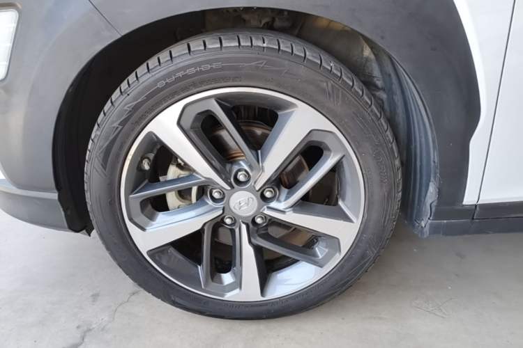 Used Hyundai ENCINO 2018 1.6T Dual-Clutch Zhilian Edition China V Standard Left Front Wheel Hub