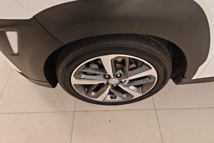 Used Hyundai ENCINO 2018 1.6T Dual-Clutch Zhilian Edition China V Standard Left Front Wheel Hub