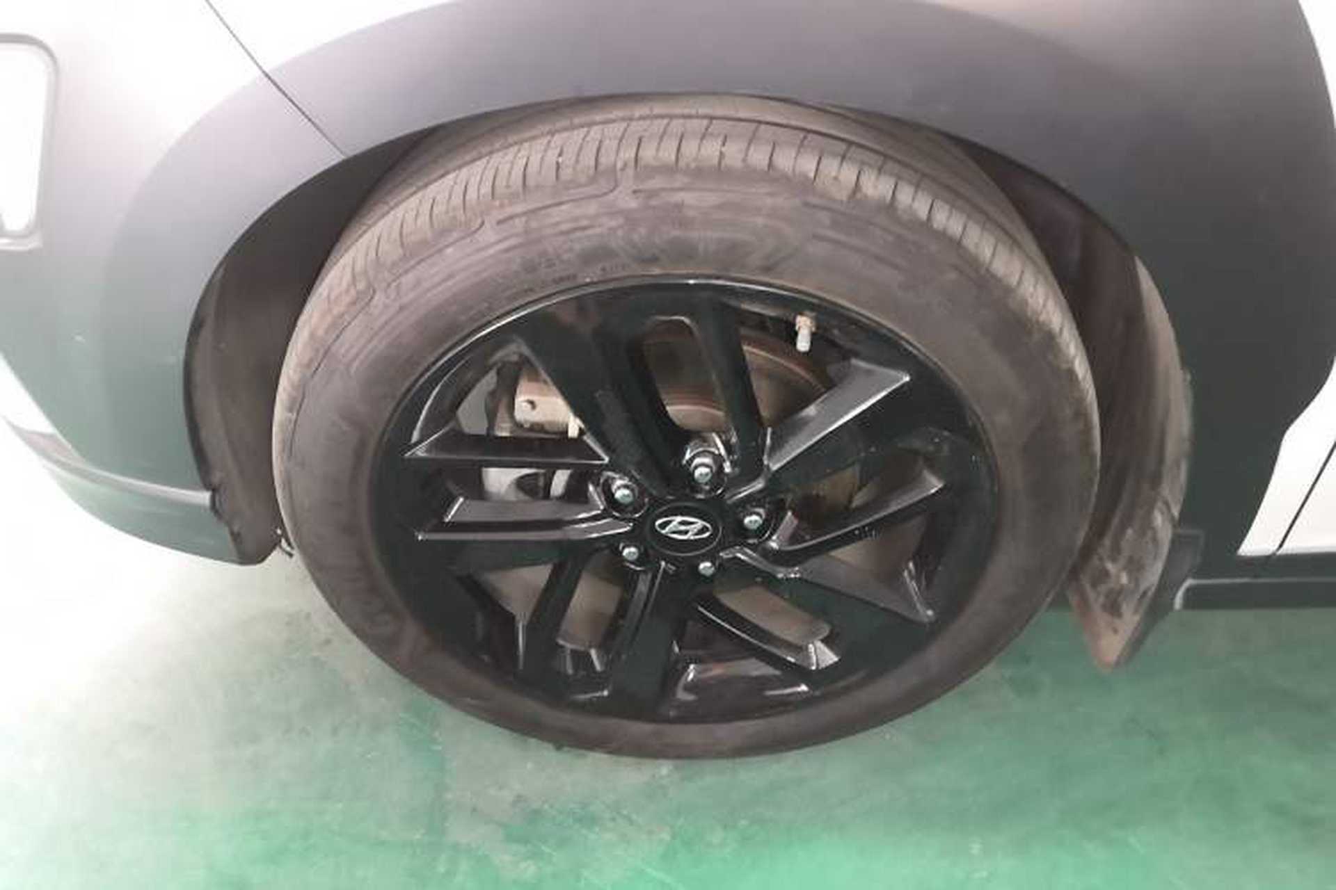 Used Hyundai ENCINO 2018 1.6T Dual-Clutch ZhiPao Edition China V Standard Left Front Wheel Hub