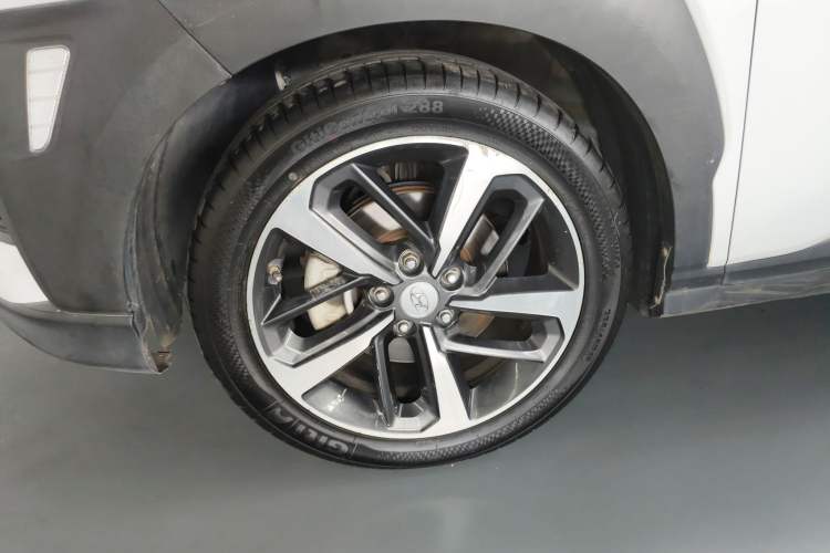 Used Hyundai ENCINO 2018 1.6T Dual-Clutch Zhilian Edition China V Standard Left Front Wheel Hub