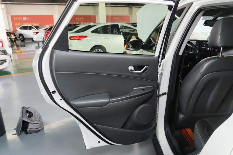 Used Hyundai ENCINO 2018 1.6T Dual-Clutch Zhilian Edition China V Standard Left Rear Door Interior