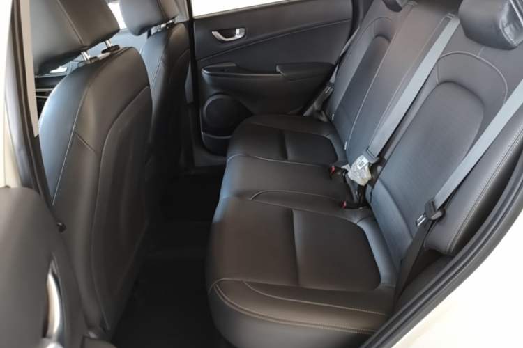 Used Hyundai ENCINO 2018 1.6T Dual-Clutch Zhilian Edition China V Standard Left Rear Seat