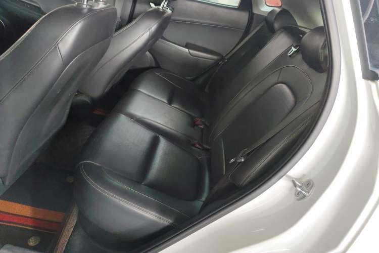 Used Hyundai ENCINO 2018 1.6T Dual-Clutch Zhilian Edition China V Standard Left Rear Seat