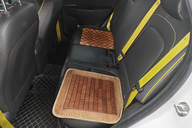 Used Hyundai ENCINO 2018 1.6T Dual-Clutch ZhiPao Edition China V Standard Left Rear Seat