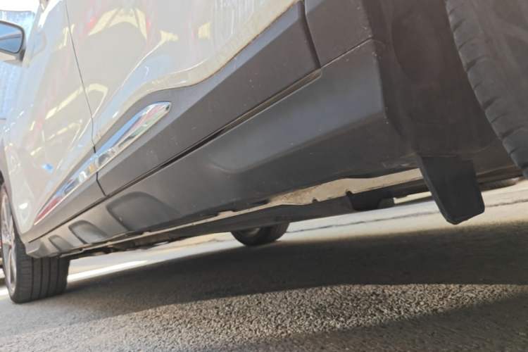 Used Hyundai ENCINO 2018 1.6T Dual-Clutch Zhilian Edition China V Standard Left Side Sill