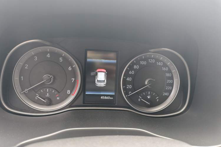 Used Hyundai ENCINO 2018 1.6T Dual-Clutch Zhilian Edition China V Standard Odometer Close Up