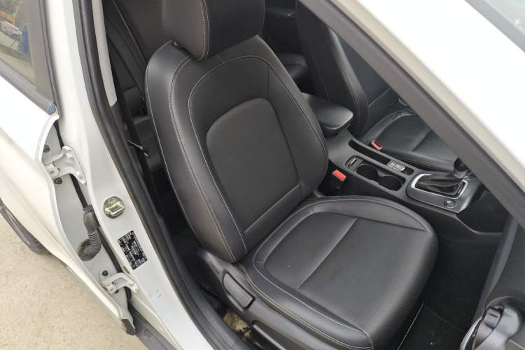 Used Hyundai ENCINO 2018 1.6T Dual-Clutch Zhilian Edition China V Standard Right Front Seat