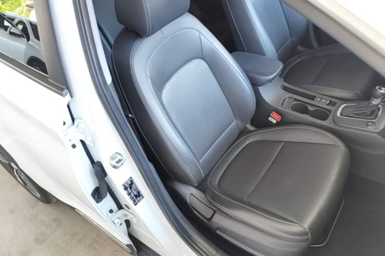 Used Hyundai ENCINO 2018 1.6T Dual-Clutch Zhilian Edition China V Standard Right Front Seat