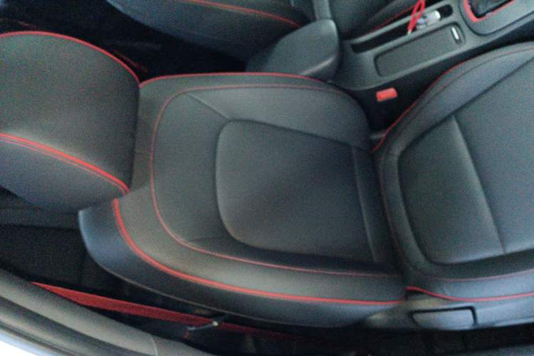Used Hyundai ENCINO 2018 1.6T Dual-Clutch ZhiPao Edition China V Standard Right Front Seat