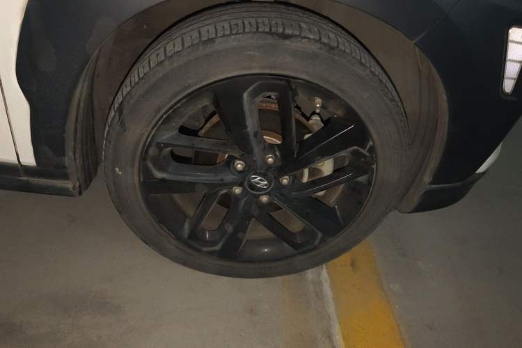 Used Hyundai ENCINO 2018 1.6T Dual-Clutch ZhiPao Edition China V Standard Right Front Wheel Hub