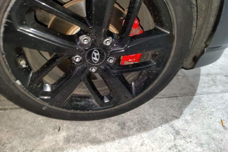 Used Hyundai ENCINO 2018 1.6T Dual-Clutch ZhiPao Edition China V Standard Right Front Wheel Hub