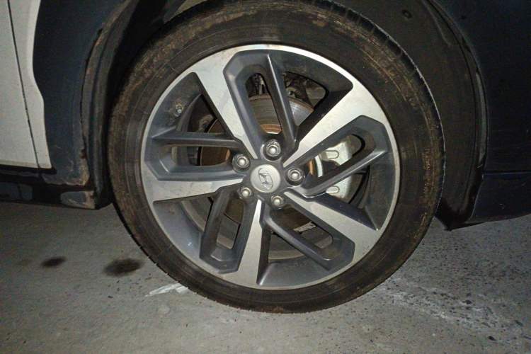 Used Hyundai ENCINO 2018 1.6T Dual-Clutch Zhilian Edition China V Standard Right Front Wheel Hub