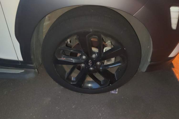 Used Hyundai ENCINO 2018 1.6T Dual-Clutch ZhiPao Edition China V Standard Right Front Wheel Hub