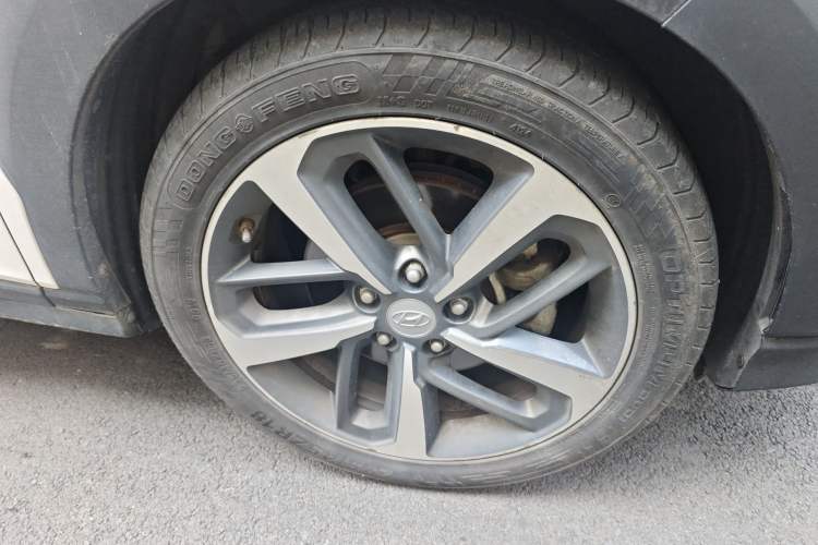 Used Hyundai ENCINO 2018 1.6T Dual-Clutch Zhilian Edition China V Standard Right Front Wheel Hub