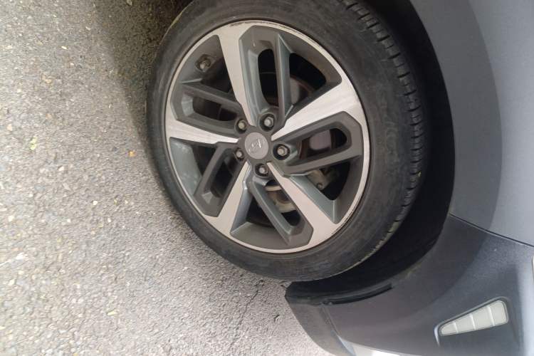 Used Hyundai ENCINO 2018 1.6T Dual-Clutch Zhilian Edition China V Standard Right Front Wheel Hub