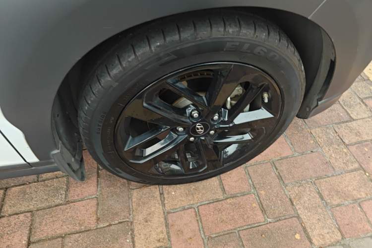 Used Hyundai ENCINO 2018 1.6T Dual-Clutch ZhiPao Edition China V Standard Right Front Wheel Hub