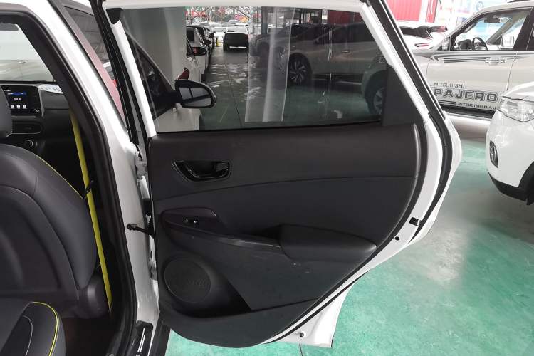 Used Hyundai ENCINO 2018 1.6T Dual-Clutch ZhiPao Edition China V Standard Right Rear Door Interior