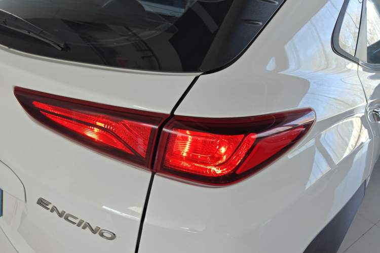 Used Hyundai ENCINO 2018 1.6T Dual-Clutch Zhilian Edition China V Standard Right Rear Taillight