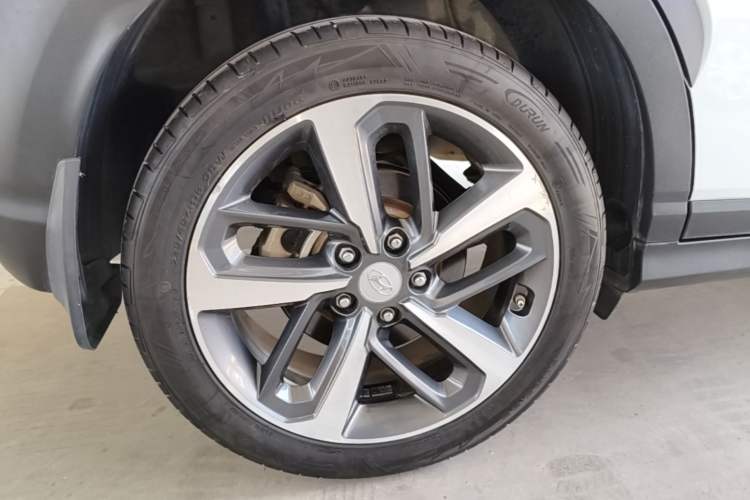 Used Hyundai ENCINO 2018 1.6T Dual-Clutch Zhilian Edition China V Standard Right Rear Wheel Hub