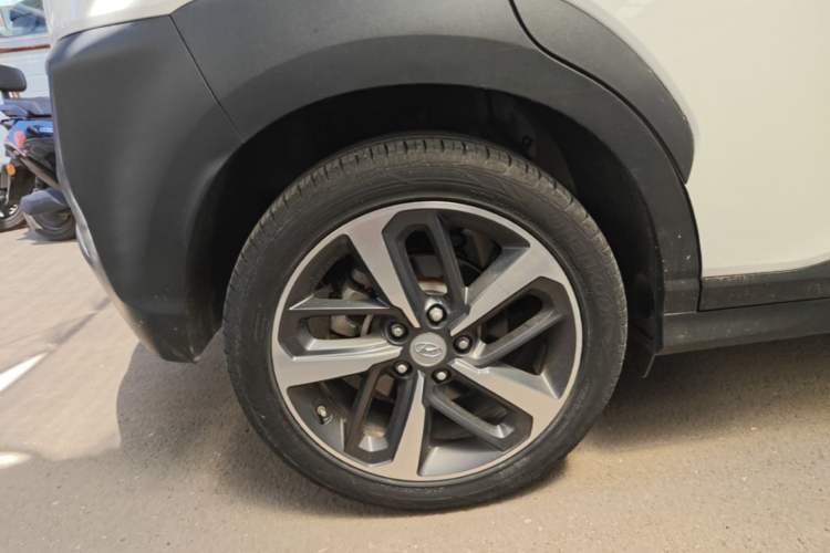 Used Hyundai ENCINO 2018 1.6T Dual-Clutch Zhilian Edition China V Standard Right Rear Wheel Hub