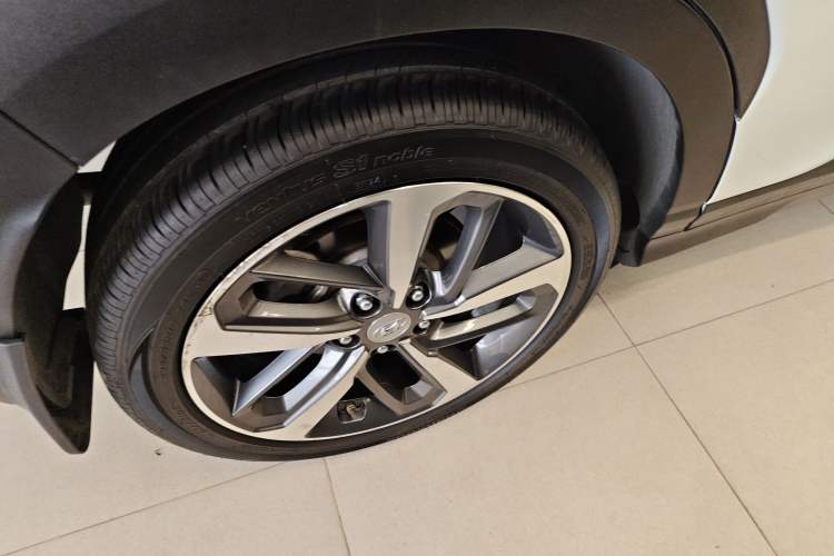 Used Hyundai ENCINO 2018 1.6T Dual-Clutch Zhilian Edition China V Standard Right Rear Wheel Hub