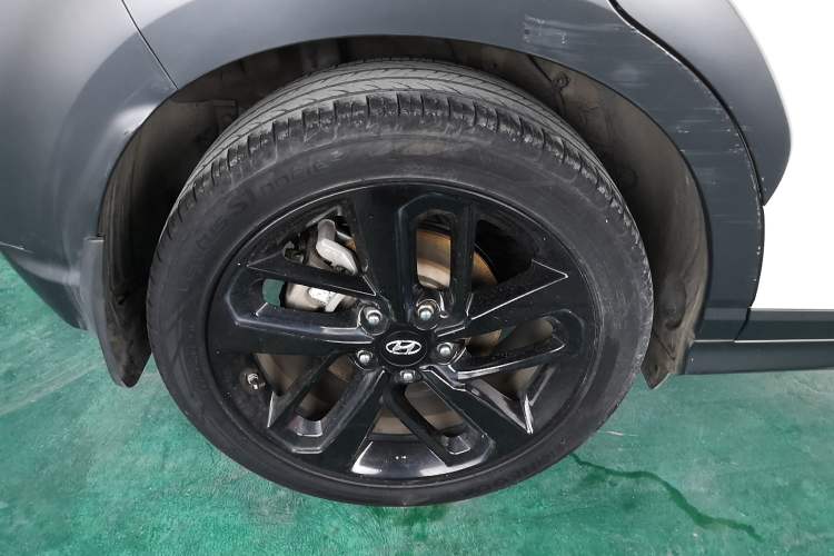 Used Hyundai ENCINO 2018 1.6T Dual-Clutch ZhiPao Edition China V Standard Right Rear Wheel Hub