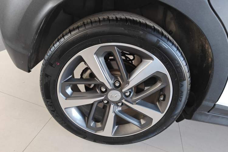 Used Hyundai ENCINO 2018 1.6T Dual-Clutch Zhilian Edition China V Standard Right Rear Wheel Hub