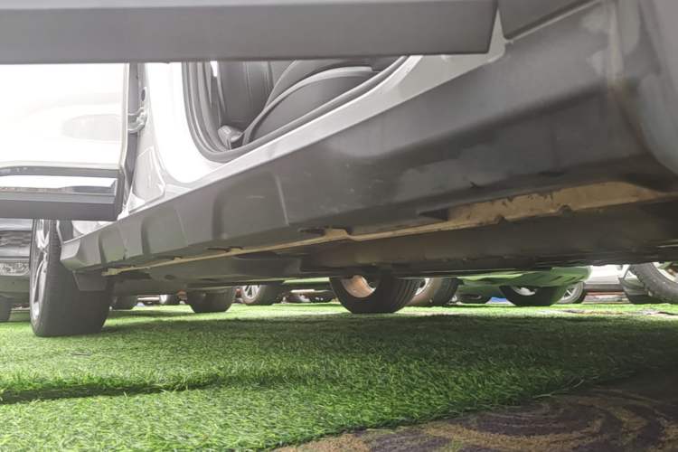 Used Hyundai ENCINO 2018 1.6T Dual-Clutch Zhilian Edition China V Standard Right Side Sill