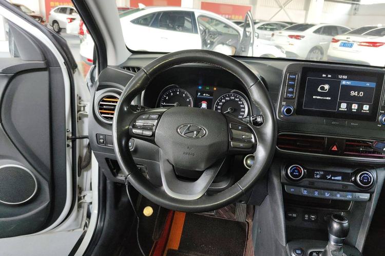 Used Hyundai ENCINO 2018 1.6T Dual-Clutch Zhilian Edition China V Standard Steering Wheel