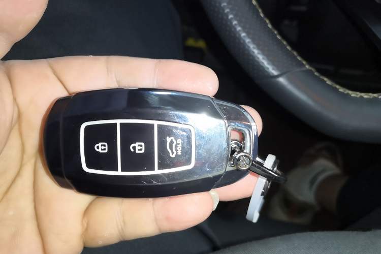 Used Hyundai ENCINO 2018 1.6T Dual-Clutch ZhiPao Edition China V Standard Vehicle Key