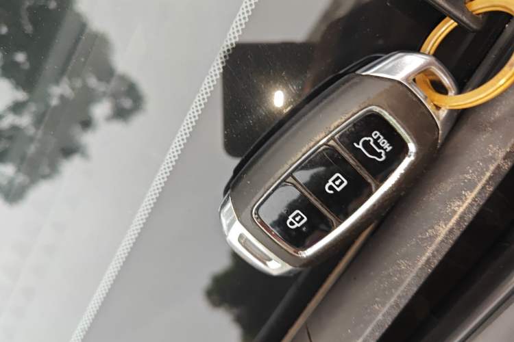Used Hyundai ENCINO 2018 1.6T Dual-Clutch ZhiPao Edition China V Standard Vehicle Key