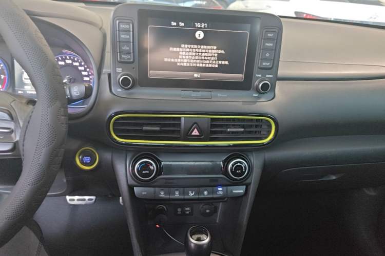 Used Hyundai ENCINO 2018 1.6T Dual-Clutch ZhiPao Edition China V Standard Audio And AC Panel