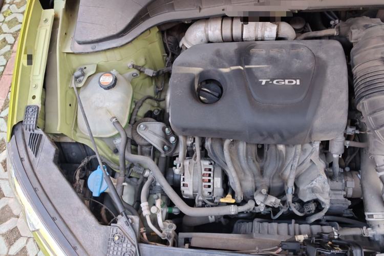 Used Hyundai ENCINO 2018 1.6T Dual-Clutch Zhilian Edition China V Standard Engine Bay Right